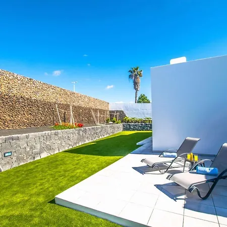 Rossa - Now - Lh215 By Now Ltd * Playa Blanca (Lanzarote)