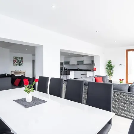 Rossa - Now - Lh215 By Now Ltd 别墅 *