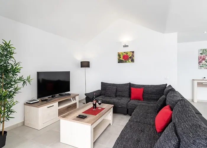 Rossa - Now - Lh215 By Now Ltd